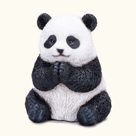 金運を願う子パンダ