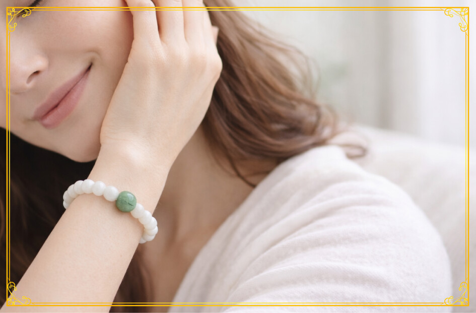 金運を呼ぶ糸魚川翡翠ブレス(プレミアム) 装着イメージ