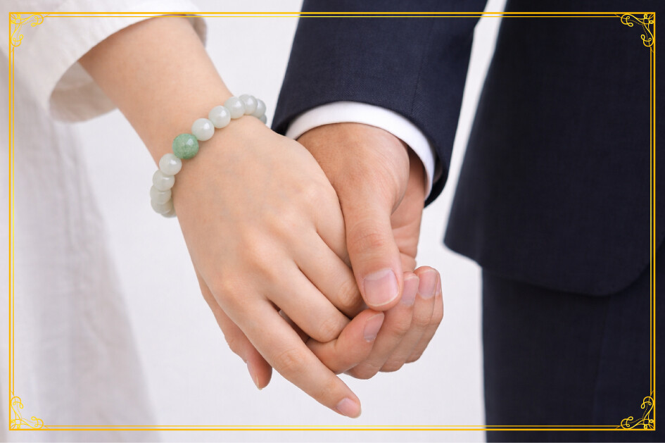 金運を呼ぶ糸魚川翡翠ブレス(プレミアム) 装着イメージ