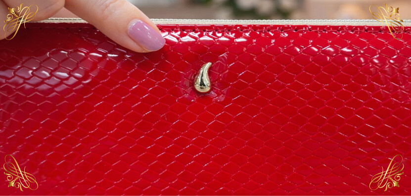 金運万倍龍神財布 赤龍 拡大イメージ（水のチャーム）